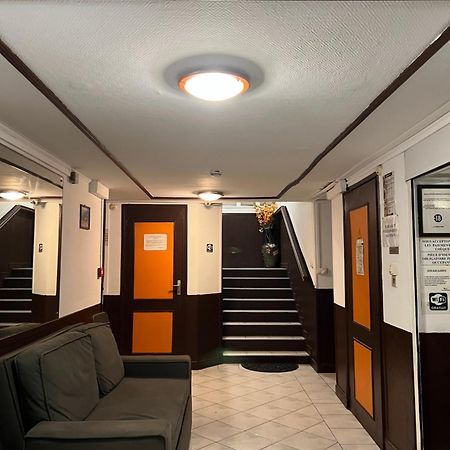 Hotel Du Centre Сен-Дени Экстерьер фото