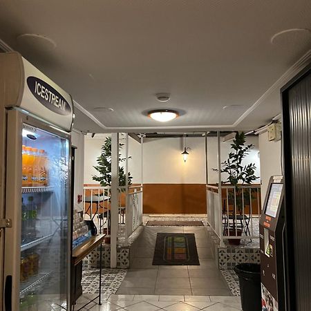 Hotel Du Centre Сен-Дени Экстерьер фото