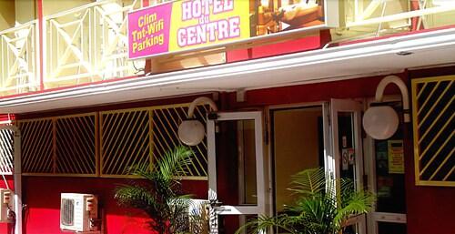 Hotel Du Centre Сен-Дени Экстерьер фото