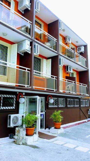 Hotel Du Centre Сен-Дени Экстерьер фото